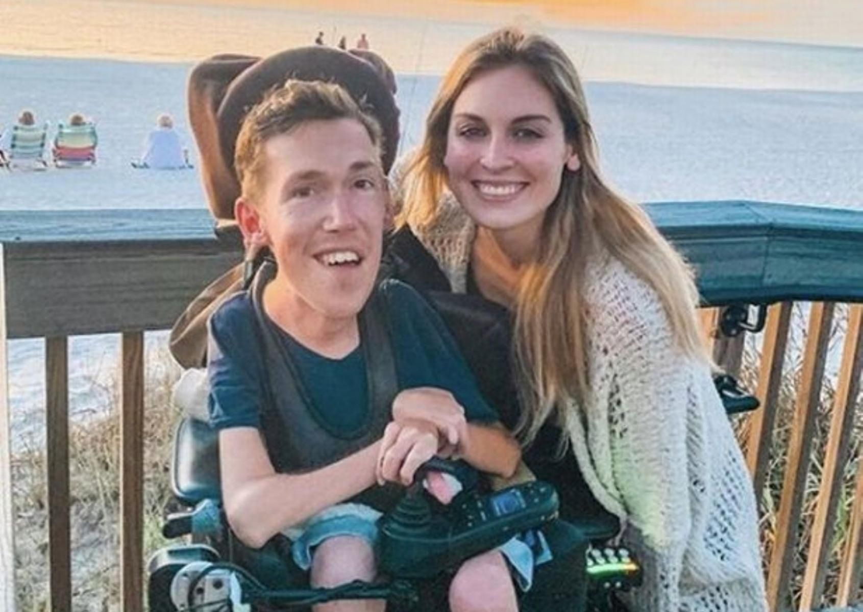 Internauci oskarżyli Hannah, że wyszła za niepełnosprawnego dla pieniędzy