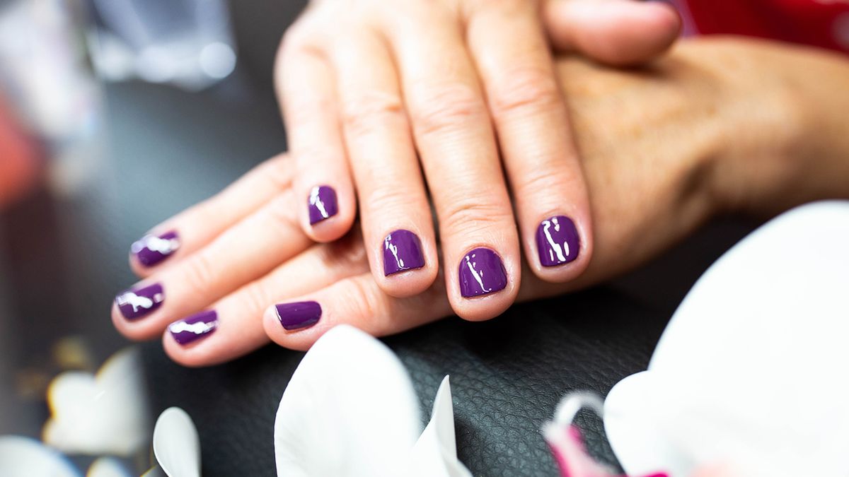 Kosmetyki do dłoni i paznokci powinny zawierać naturalne składniki.