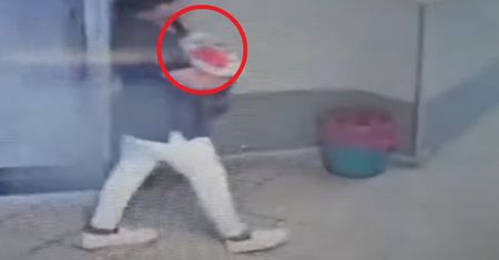 Włożyła noworodka do plecaka i uciekła ze szpitala. Policja poszukuje fałszywej pielęgniarki