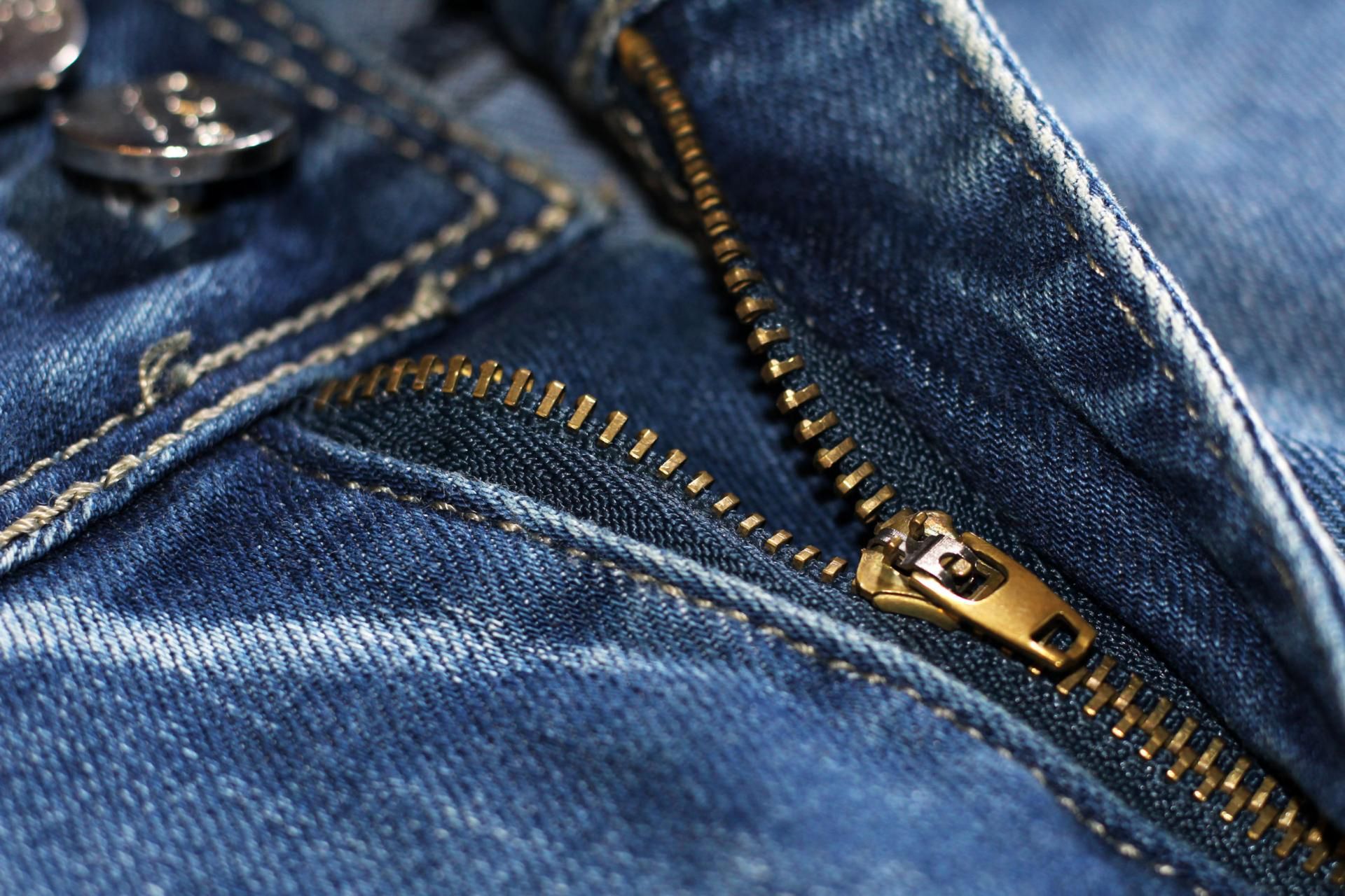 Co zrobić, by zamek błyskawiczny się nie zacinał?