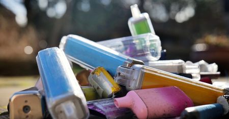 Nowelizacja ustawy tytoniowej. MZ chce zakazać sprzedaży jednorazowych e-papierosów