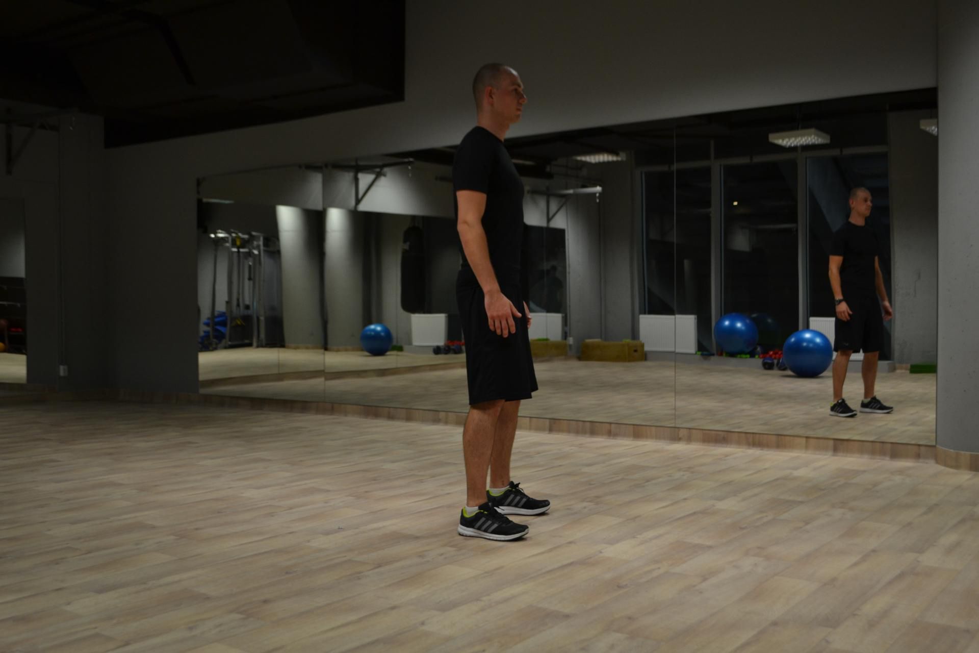 Przysiad – część pierwsza. Autor: Grzegorz Wichrzycki