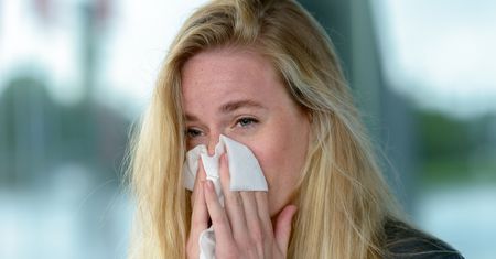 Alergiczne zapalenie spojówek – objawy, przyczyny, leczenie