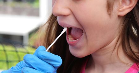 Badanie śliny ma wykryć poważną chorobę. Naukowcy chcą działać, zanim pojawią się objawy