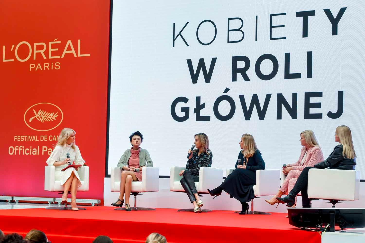 scena z: Grażyna Torbicka, Ewa Wieczorek, Anna Zejdler-Ibisz, Monika Stukoniss, Aneta Wikariak, Hanna Rydlewska, SK:, , fot. Gałązka/AKPA