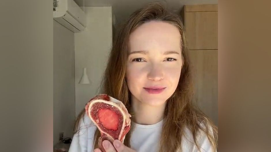 "Dzisiaj jest 1181 dzień, od kiedy ostatni raz zjadłam warzywo" - przyznaje w wideo opublikowanym na TikToku.