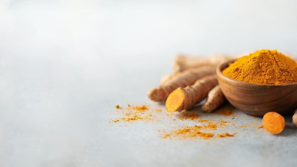 Kłącze kurkumy to jedna z najbardziej cenionych roślin wykorzystywanych w medycynie i kuchni.