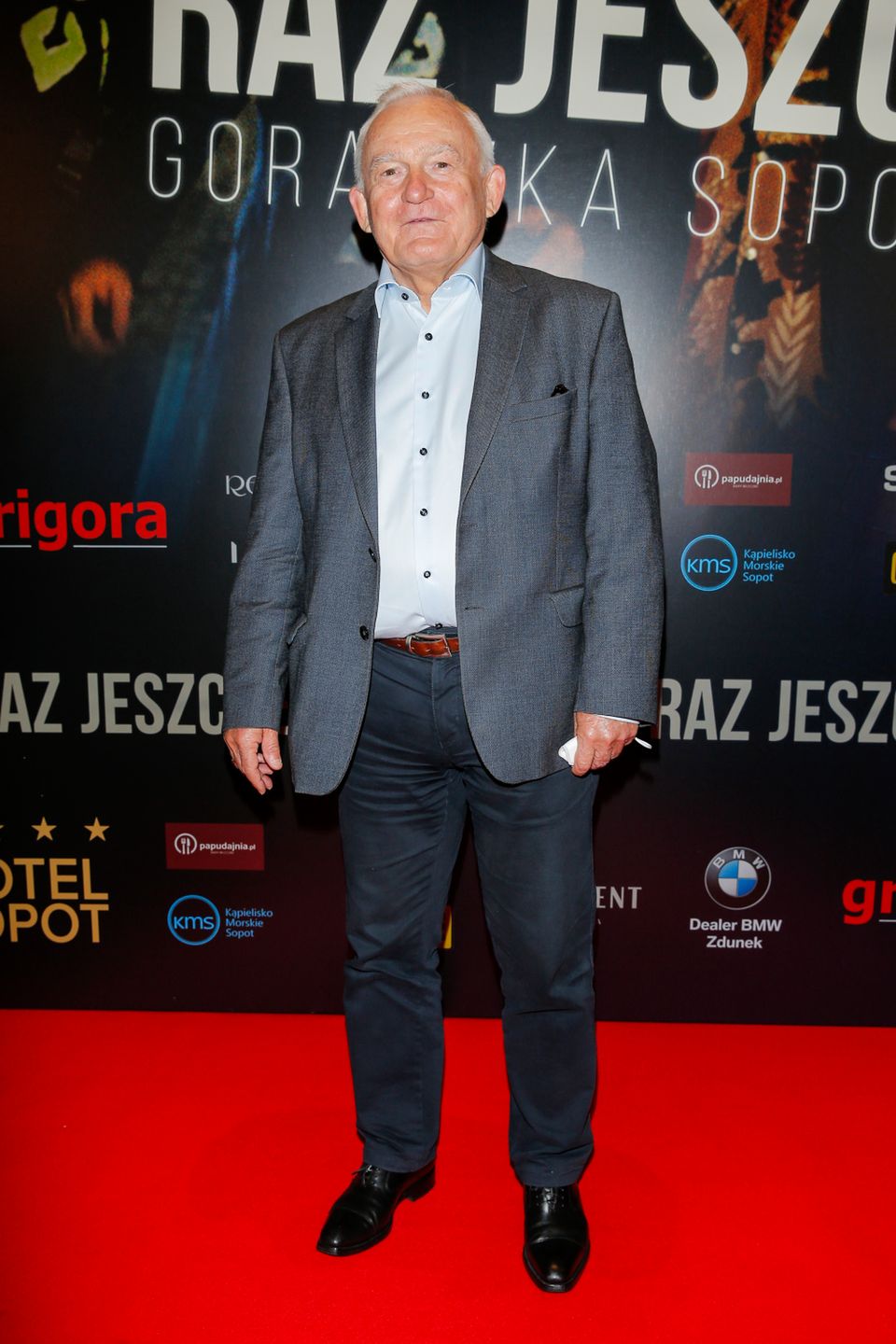Leszek Miller na premierze filmu Raz, jeszcze raz