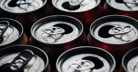 Często sięgasz po napoje w puszce? Pamiętaj o tym, zanim zaczniesz pić