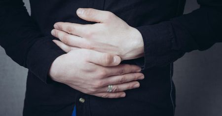 Espumisan - charakterystyka, wskazania, przeciwwskazania, dawkowanie, wzdęcia, domowe sposoby