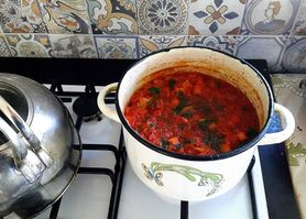 Ulubiona zupa Polaków. Jak uratować zbyt kwaśny barszcz?