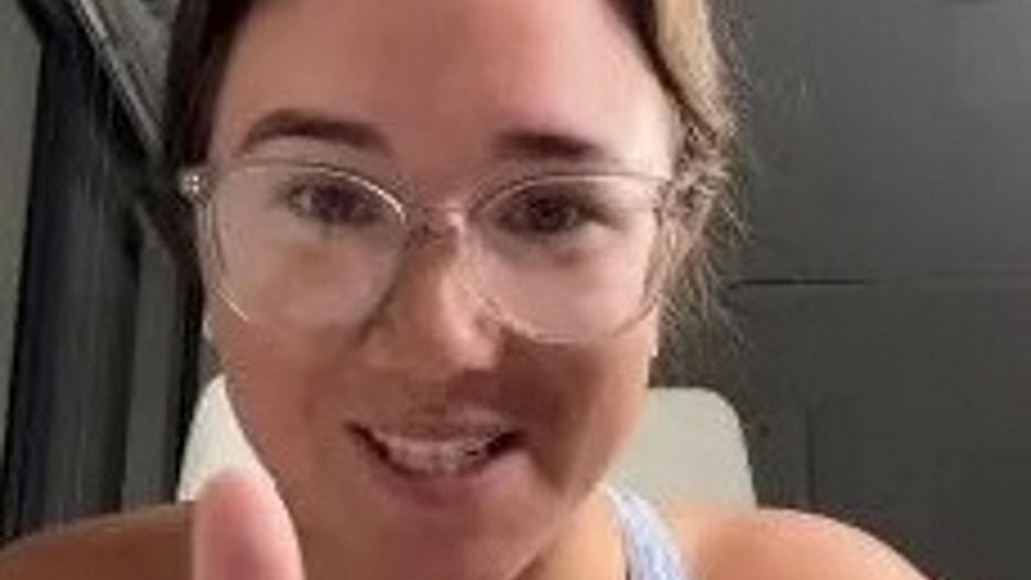 "Poprosiłam tatę o środki przeciwbólowe, ponieważ bolał mnie brzuch". Dwadzieścia minut później mężczyzna odebrał poród