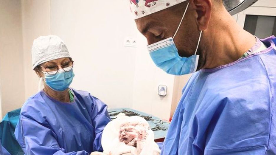 Ginekolog pokazał niezwykłe zdjęcie z porodu. "Uznajemy to za wielkie szczęście"