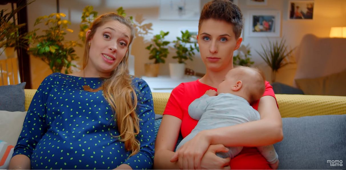 Kobiety dzielą się swoim doświadczeniem na kanale Youtubowym