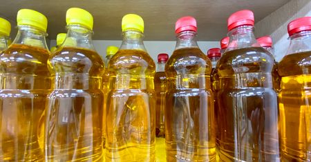 Zapycha tętnice. Używany w ten sposób zwiększa ryzyko zakrzepicy i miażdżycy