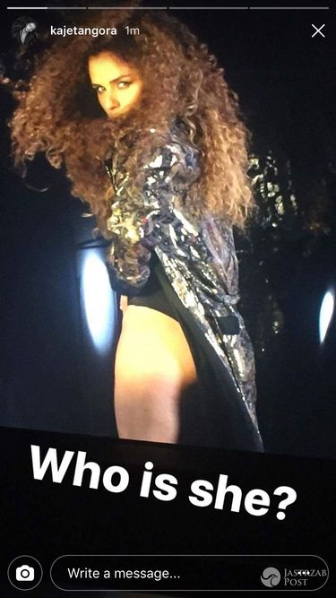 Natasza Urbańska z peruką na głowie jak Beyonce
