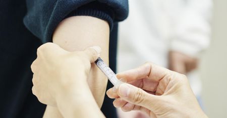 Humira - roztwór do wstrzykiwań. Opis, wskazania i przeciwwskazania