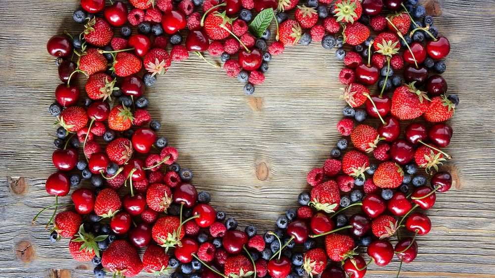 27 przepisów na zdrowe dania z owocami jagodowymi