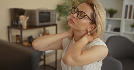 Brak światła słonecznego osłabia zimą. Ekspert radzi, jak sobie pomóc