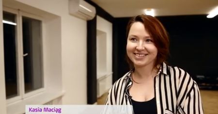 Ma protezę nogi. To nie przeszkadza jej uczyć tańca (WIDEO)