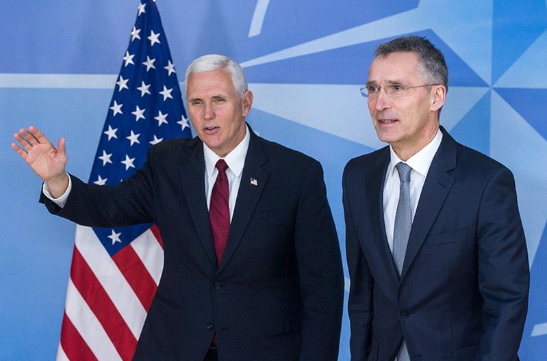 Wiceprezydent USA ponowił apel do Europy. Mike Pence w kwaterze NATO