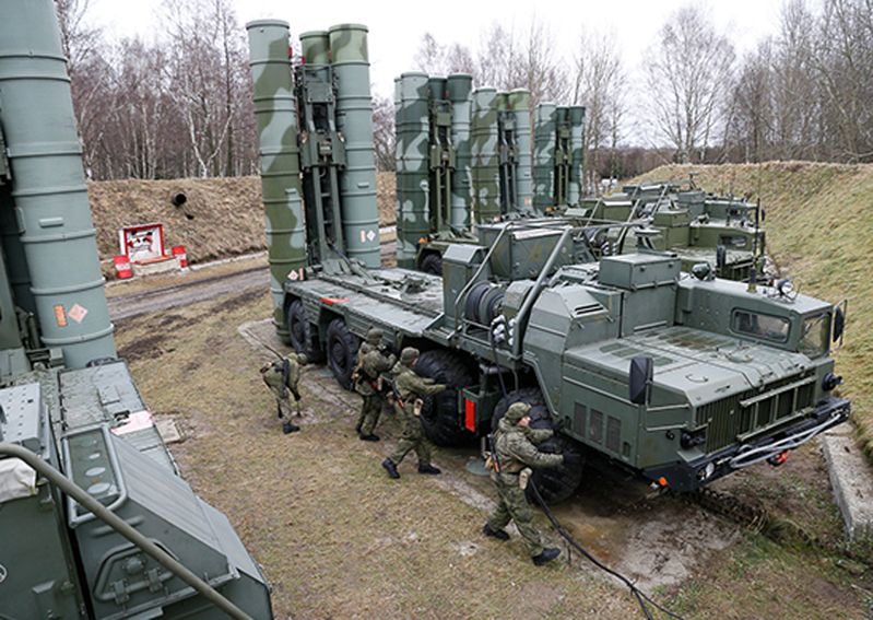Rosja ćwiczy obronę Kaliningradu rakietami S-400 Triumf