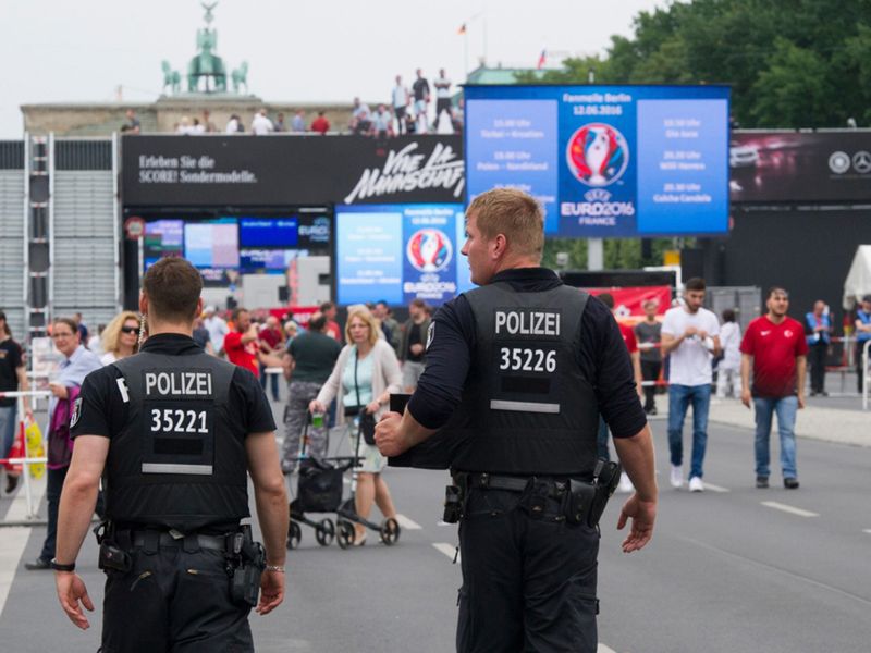 Szef niemieckiego MSW apeluje do obywateli o czujność wobec terrorystów