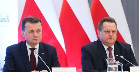 Wojna w PiS o policję. Próba sił na linii Błaszczak-Zieliński