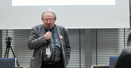 Awantura na spotkaniu KOD z Adamem Michnikiem w Płocku