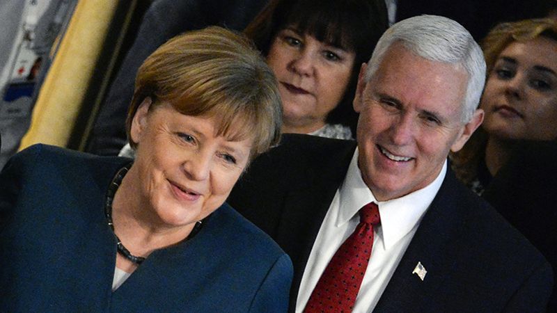Kanclerz Niemiec Angela Merkel i wiceprezydent USA Mike Pence.