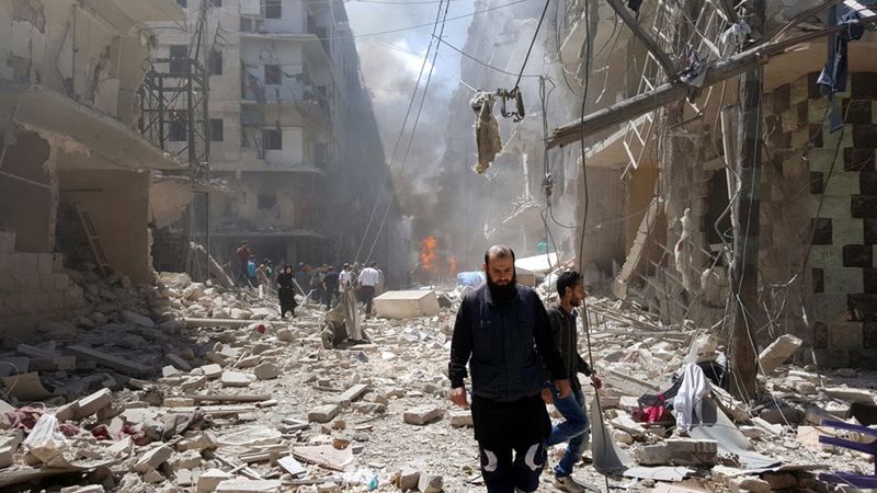 Zniszczone budynki we wschodnim Aleppo.