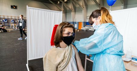 Zapalenie mięśnia sercowego po szczepionce na COVID-19. Nowe dane