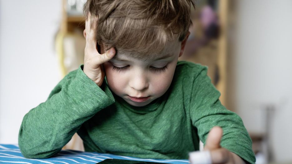 Mogą powodować zmiany w mózgu i problemy behawioralne. Pamiętaj o tym, zanim dasz go dziecku