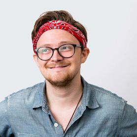 Pił 4 litry wody dziennie. Jakie są tego efekty? (WIDEO)