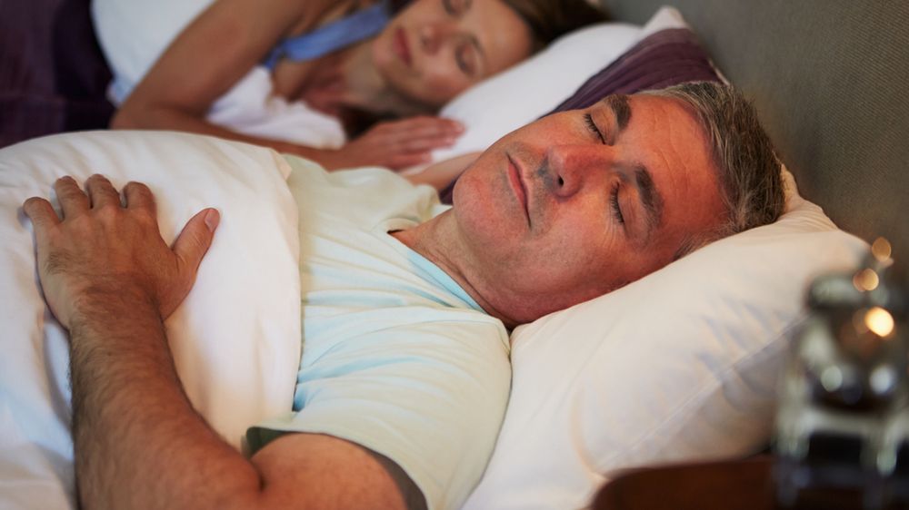 Chrapanie to nieprawidłowy odgłos, który towarzyszy oddychaniu