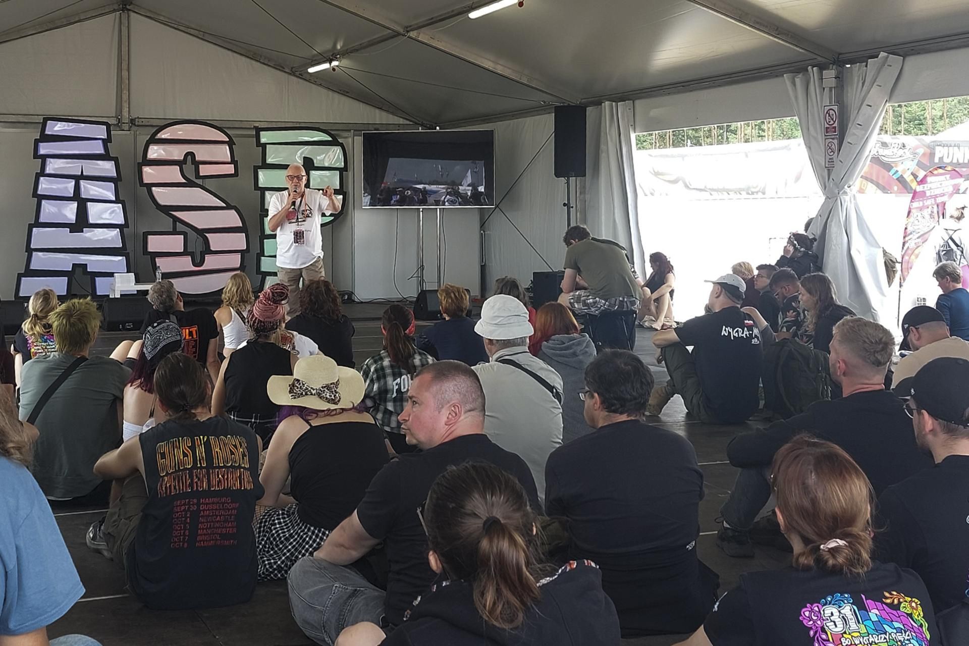 Jacek Kurzyca podczas warsztatów w ramach Pol'and'Rock Festival