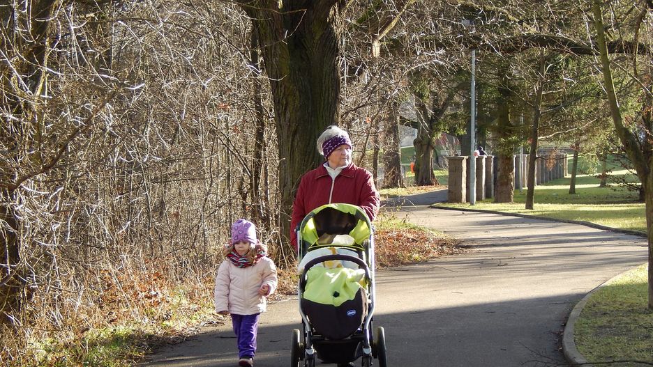 Zaprosiła teściową na plac zabaw. Teraz ma jej dosyć