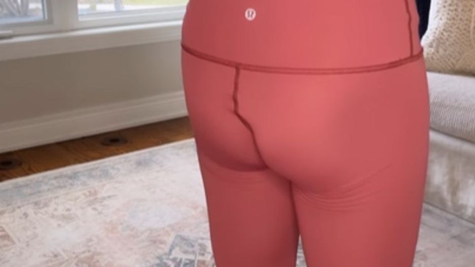 Płaskie pośladki po ciąży. Jak się ich pozbyć?