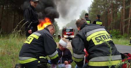Zderzyły się trzy pojazdy – ćwiczenia straży pożarnej
