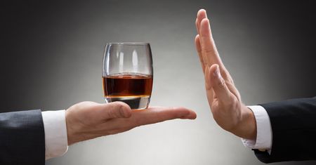 Miesiąc bez alkoholu? Sprawdź, co będzie się działo w twoim organizmie