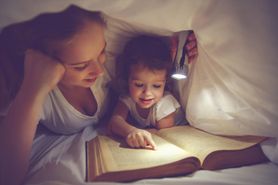 Czytanie książek obrazkowych dzieciom może pomóc w leczeniu popularnych zaburzeń językowych