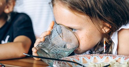 Odwodnienie u dzieci. Niepokojące objawy, których nie wolno ignorować