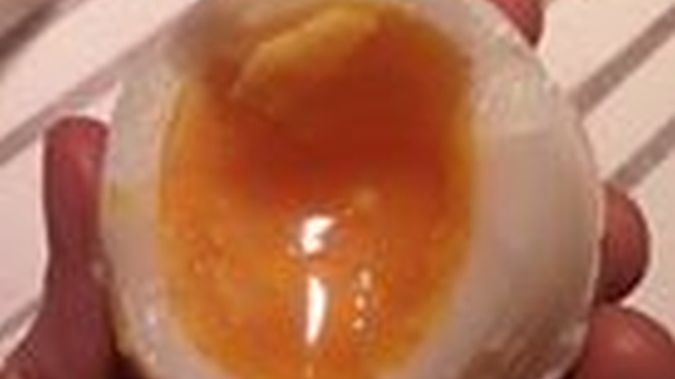 Plamki w jajku nie są szkodliwe dla zdrowia