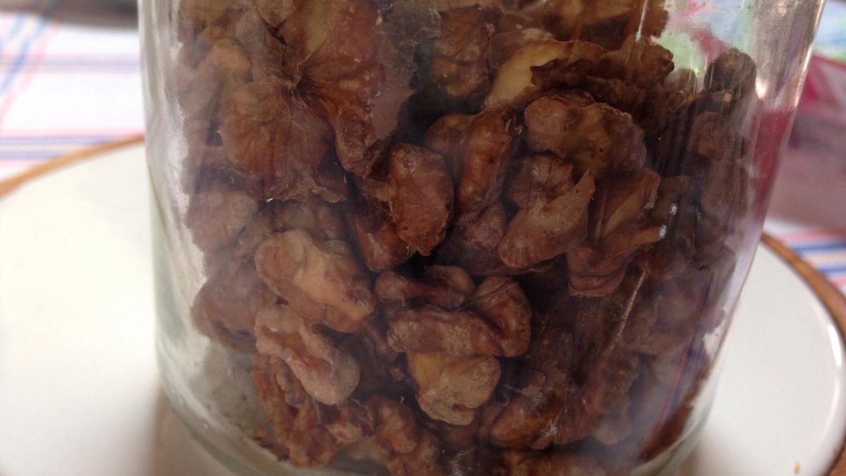 Orzechy powinny być obecne w diecie osób chorych na raka jelita grubego