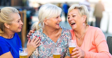 Lekarze podają powody, dla których kobiety po czterdziestce powinny porzucić alkohol