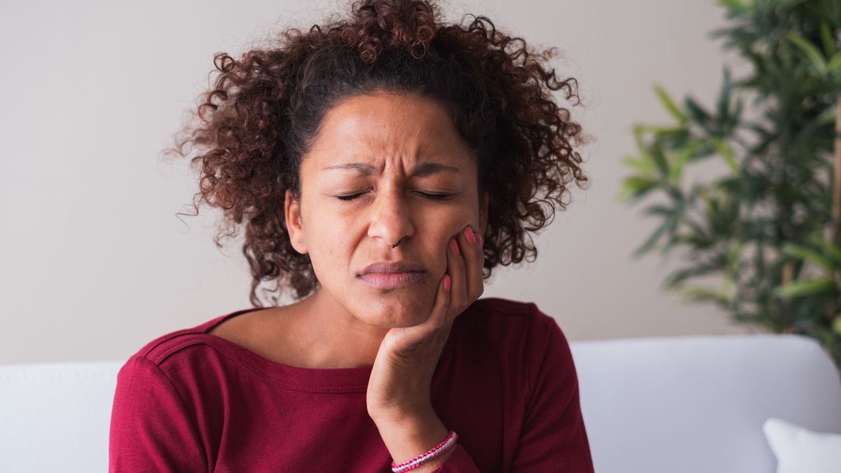 Nacięcie ropnia przeprowadza się w znieczuleniu miejscowym.