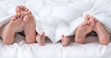 6 powodów, przez które swędzą cię stopy. Poznaj je wszystkie