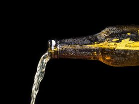 Do czego może doprowadzić picie piwa? Dr Poprawa: Bagatelizowanie jego siły jako środka toksycznego jest niepokojące