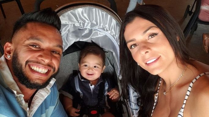 Mężczyzna urodził dziecko kolumbijskiej modelki. Ich dziecko wkrótce skończy rok