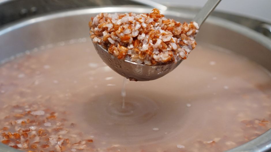 Brązowy ryż zawiera dużo więcej arsenu niż jego biały odpowiednik